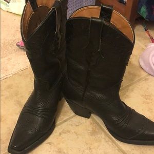 Women’s Ariat boots